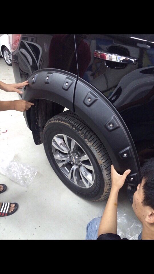 Ốp cua lốp cho BT50